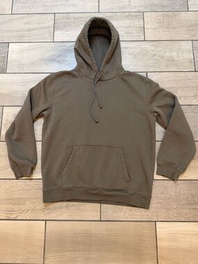 SKIMS Men’s Heavyweight Fleece Hoodie in the Truffle colorway